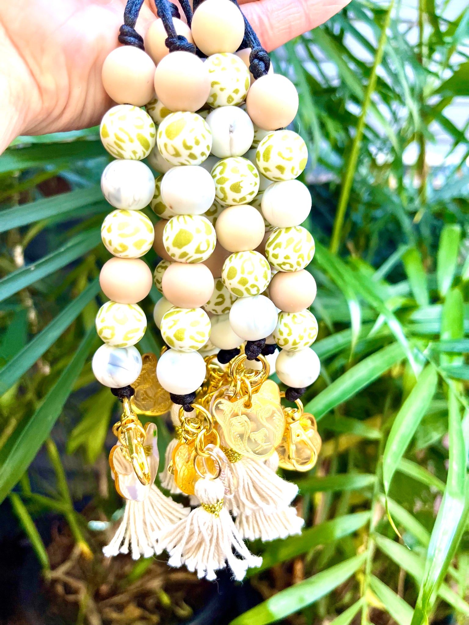 SNOW LEOPARD GOLD CLIPS SILICONE LANYARD